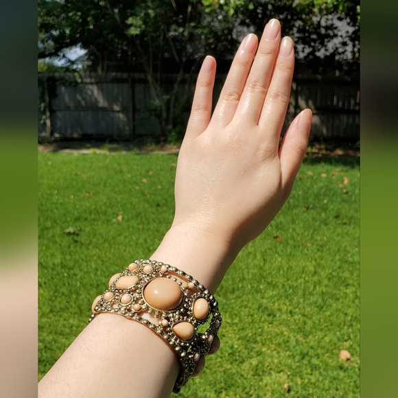 Antique Boho gold tone caramel beaded cuff stretch bracelet - Picture 3 of 5